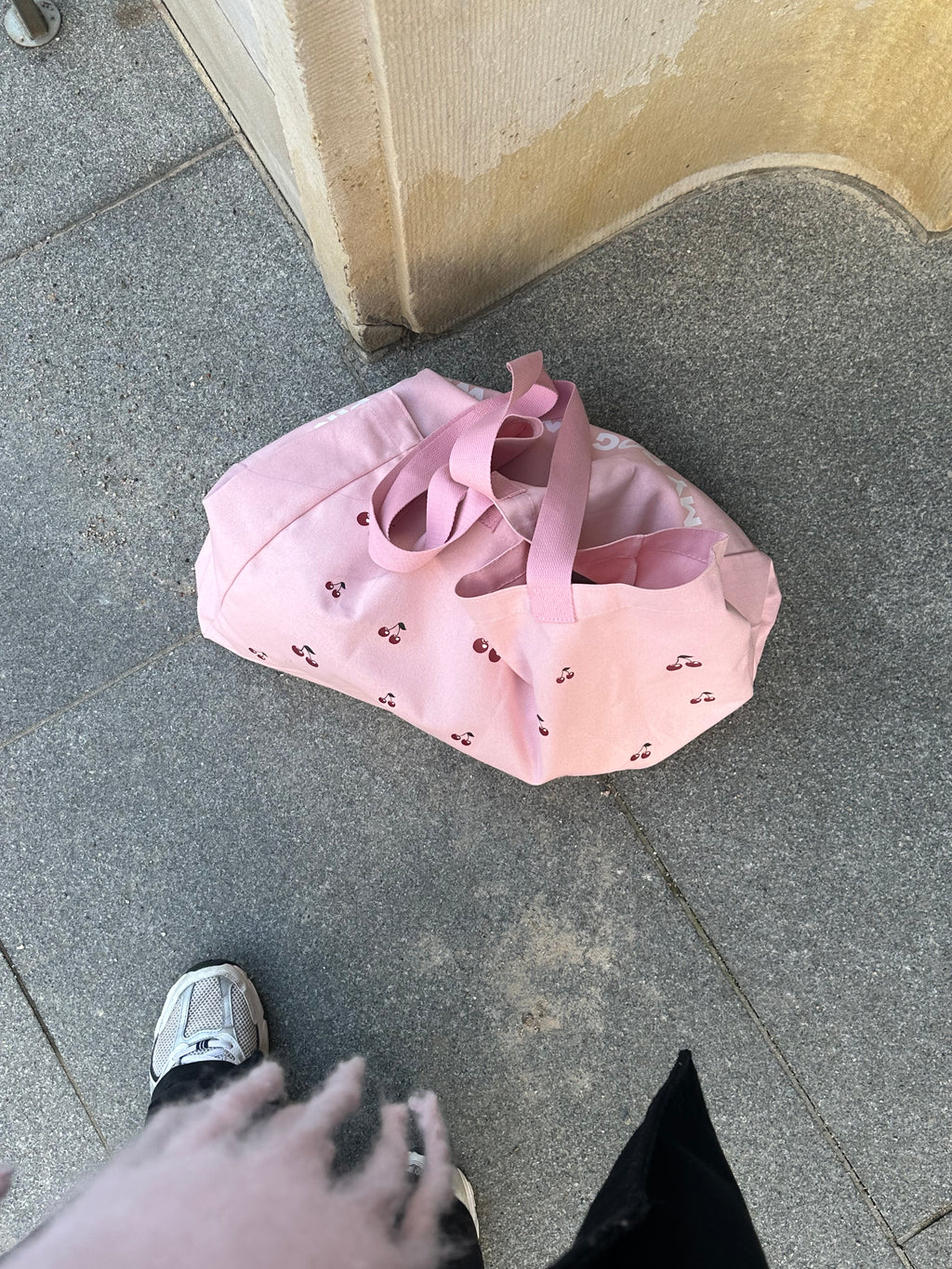 XL TOTE BAG l CHERRYS